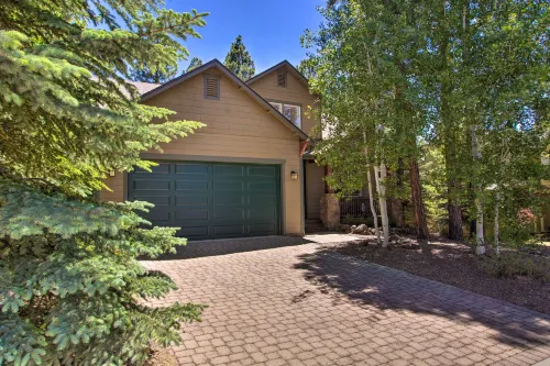 Flagstaff Hideaway Private Hot Tub, 4 Mi to Dtwn! - Jacuzzi