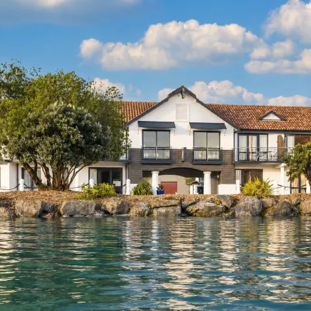 Harbourside Lodge