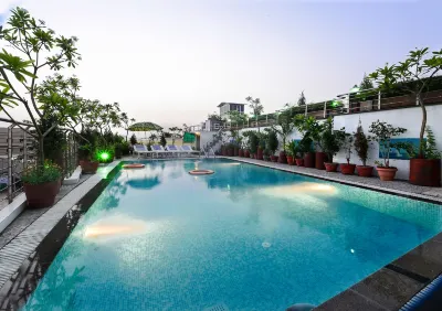 Hotel Taj Resorts Hotels near Itmad-ud-Daula