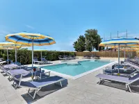 Riviera 4 - Pool