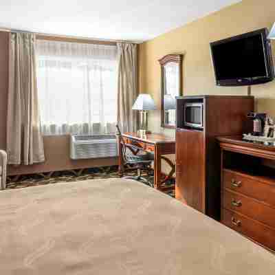 Quality Inn Paradise Creek Rooms