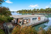Renmark River Villas and Boats & Bedzzz