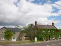 Hunters Lodge Inn Hotels in Mere
