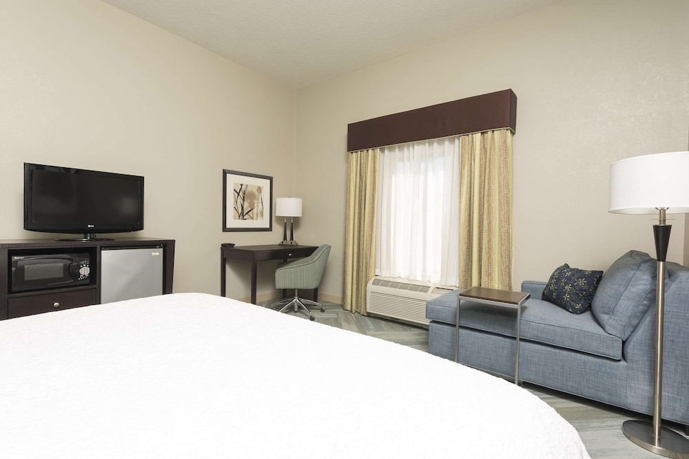 Hampton Inn Detroit Roseville