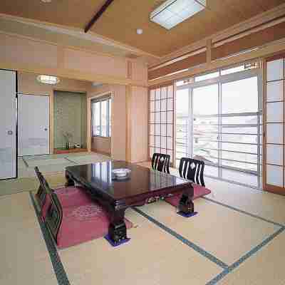 和風料理與温泉旅館 和美 Rooms