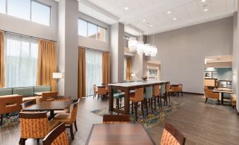 Hampton Inn & Suites DeLand