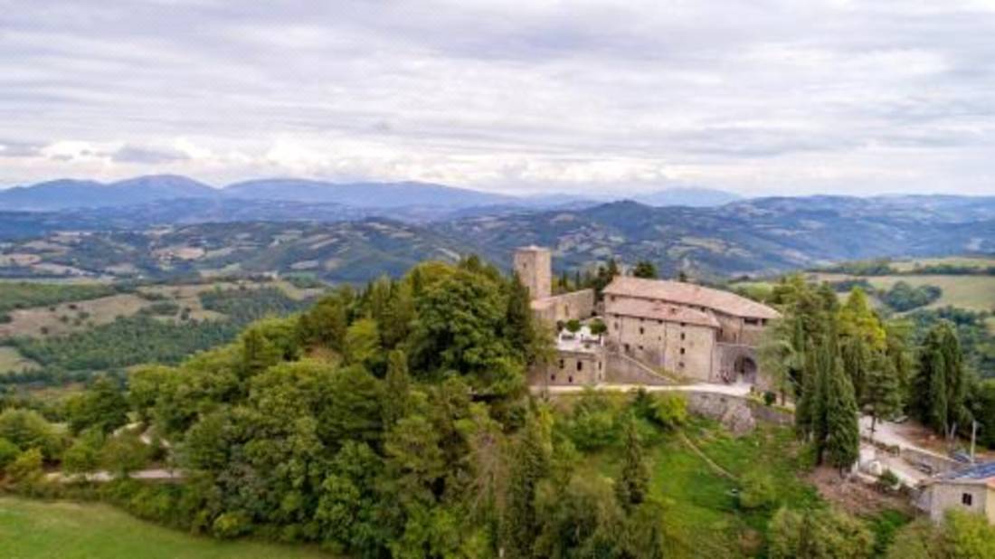 Castello di Petroia-Gubbio Updated 2022 Room Price-Reviews & Deals |  Trip.com