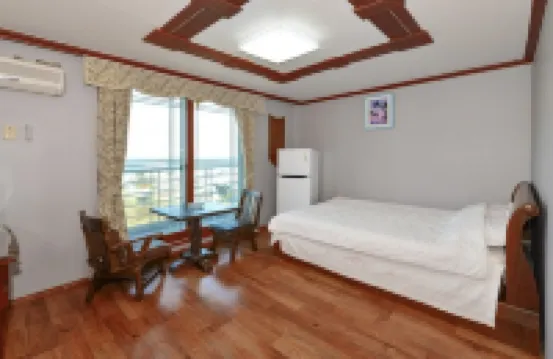 Sokcho Haeoleumhouse โรงแรมใกล้ท่าเรือแดโพ
