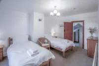 Stormy Castle - 6 Bedroom Sleeps 14 - Llangennith - 2-Star