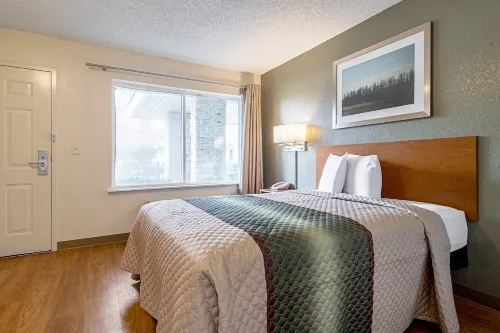 HomeTowne Studios Tacoma - Puyallup Hotels in Sumner