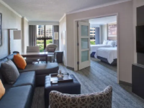 Chicago Marriott Suites O'Hare Hotels in Rosemont