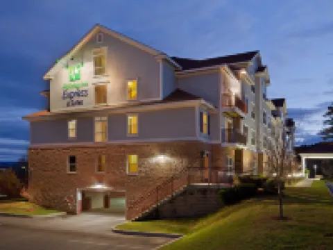 Holiday Inn Express & Suites WHITE RIVER JUNCTION by IHG Hotels in Hartford