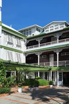 Cara Lodge Hotel Hotels near Joe Vieira Park