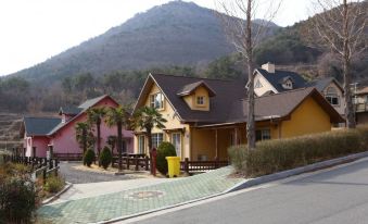 Namhae Santa Monica Pension