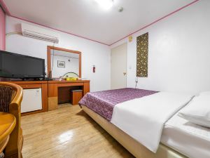 Hoengseong New World Motel