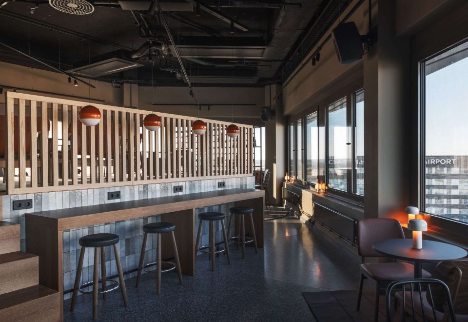 컴포트 호텔 아를란다 에어포트 내부 로비