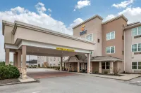 Comfort Inn & Suites Northern Kentucky Hotels in Campbell County