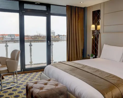 Putney Hotel Hotels near Barnes