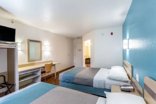 Motel 6 Caseyville, IL