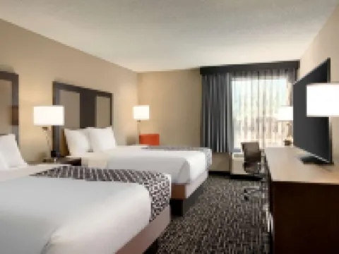 La Quinta Inn & Suites by Wyndham St Louis Route 66 Hotels in St. Louis County