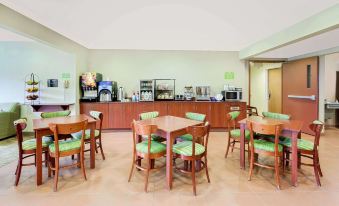 Microtel Inn & Suites by Wyndham Wellsville