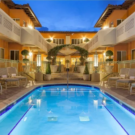 Sun Harbour Boutique Hotel