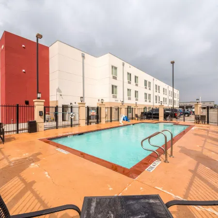 Motel 6 Laredo, TX - Airport