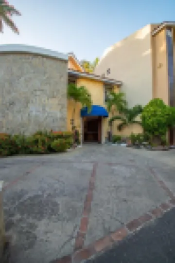 Velero Beach Resort โรงแรมใน