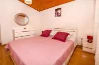 Apartment Mira