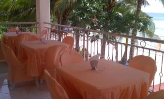 Aizawa Beach Resort - Housity