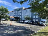 Quality Inn & Suites Cvg Airport - parking