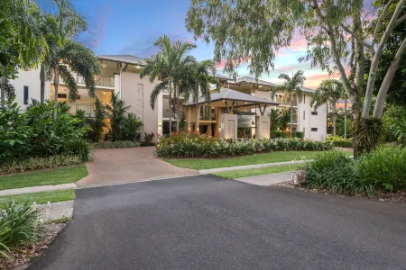 Shantara Resort Port Douglas - Adults Only Retreat Отели рядом с достопримечательностью «Flames of the Forest»