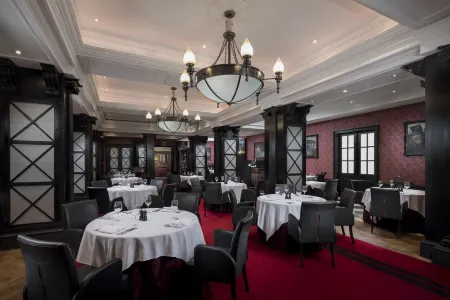 Oulton Hall Hotel, Spa & Golf Resort Отели в г. Гарфорт