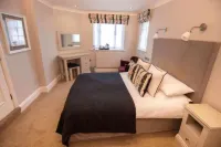 Bear Crickhowell Hotels in 