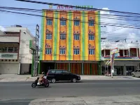 Hotel Aura Hotels in Batu Urip Taba