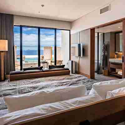 One Suite the Grand Rooms