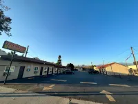 Super Inn Hotels in Pomona