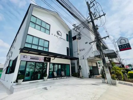 A Day Hotel Отели рядом с достопримечательностью «Roi Et Tower»