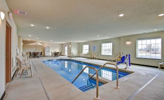 Cobblestone Hotel & Suites Pulaski/Green Bay