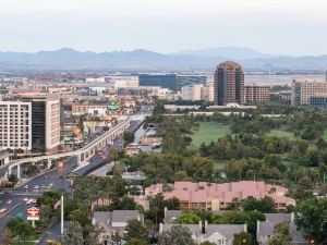 SpringHill Suites by Marriott Las Vegas Convention Center