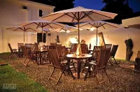 Cleon Villas Pension - Bed & Breakfasts