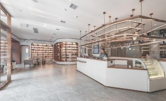 Qingju Hotel, Renmin Middle Road, Haohe Scenic Area, Nantong - Housity