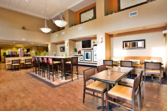 Hampton Inn & Suites Laurel