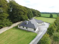 Moorepark West House - parkir