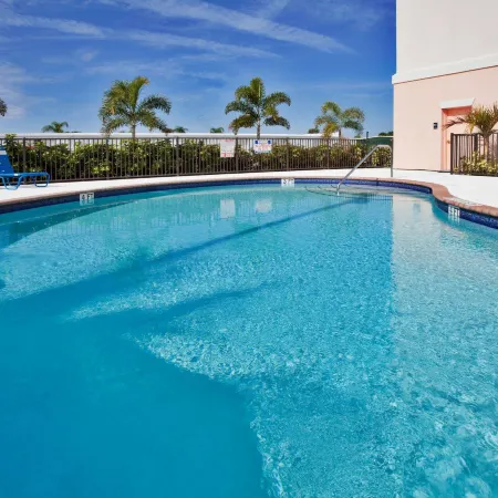 Holiday Inn Express & Suites LAKE OKEECHOBEE by IHG