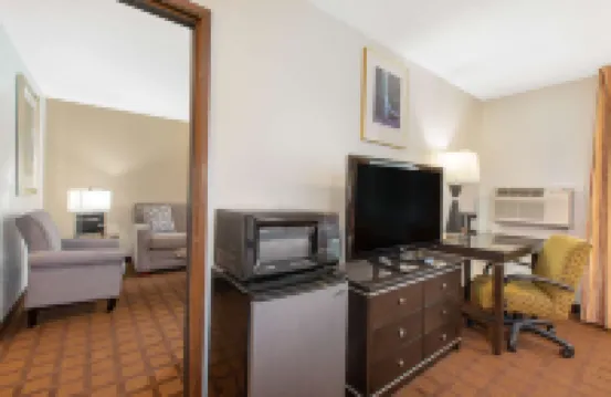 Umpqua Valley Hotel