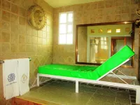 Hotel Real Azteca - parking