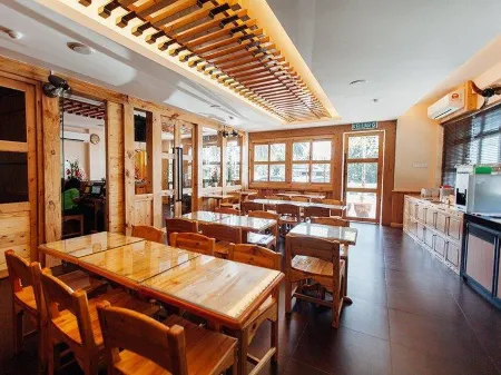 Semerah Garden Hotel Отели в г. район Понтиан