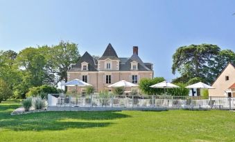 Hotel & Restaurant - le Manoir des Cedres - Piscine Chauffee et Climatisation