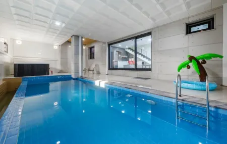 Yangpyeong Solberg Pool Villa Отели в г. Янпхён